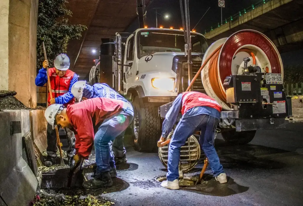 Singletary Plumbing crew performing sewer line repair in Surprise Arizona